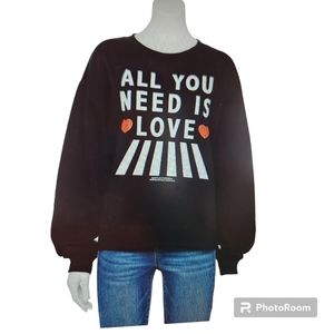 Jerry Leigh "All You Need Is Love" Pullover Cropped Boxy Black Sweatshirt JR/Lg